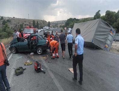 Kütahya'da Trafik Kazası: 4 Yaralı