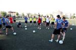 HÜSEYIN YAPıCı - Şahinbey Belediye Futbol Takımı Sahaya İndi