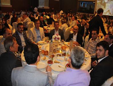 Ak Partili Tığlı Oğlu’nu Evlendirdi