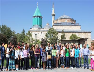 Yabancı Tıp Öğrencileri Mevlana Müzesi’ni Ziyaret Etti