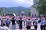 REFİK YILMAZ - Artvinliler, Köy Gününde Doyasıya Eğlendi