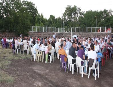 Akev’den İftar Yemeği