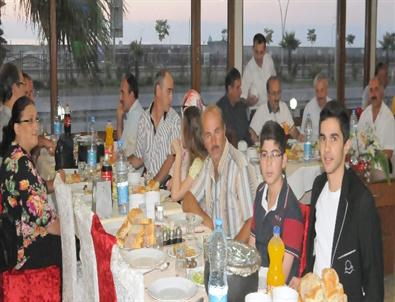 Başkan Gümrükçüoğlu’ndan Belediyeden Emekli Personele İftar.