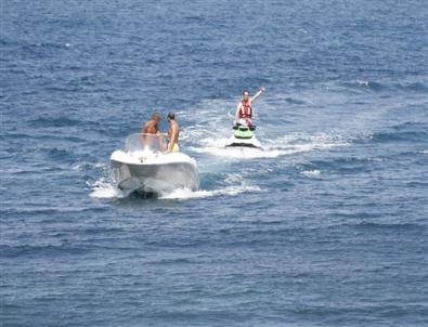 Jetski İle Denizde Mahsur Kaldı