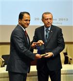 GENİŞLETİLMİŞ İL BAŞKANLARI TOPLANTISI - Beder, Ödülünü Başbakan Recep Tayyip Erdoğan’dan Aldı