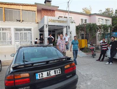 Öğretmen evine uçaksavar mermisi isabet etti