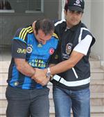 SAHTE POLİS - Sahte Polis, Maç İzlerken Yakalandı