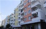 IŞIK GÖSTERİSİ - Bağlar Belediyesi, İlçedeki Apartmanların Dış Cephesini Yeniliyor