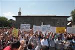 ULU CAMİİ - Cuma Namazı Sonrası Suriye ve Mısır'daki Olaylar Protesto Edildi