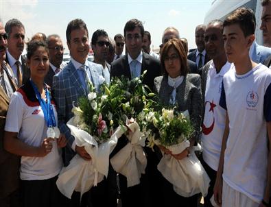 33 Bin Kişilik Gaziantep Stadyumu'nun Temelleri Atıldı