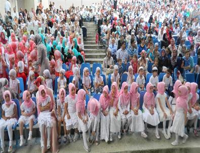 Yaz Kur'an Kursu Öğrencilerinin Sertifika Sevinci