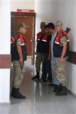 Aranan İki Şahıs Yakalandı