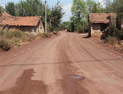 Döşemealtı’nda Asfalt Çalışmaları Devam Ediyor