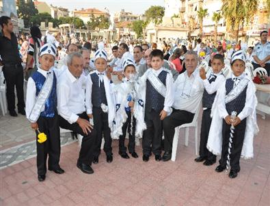 Menemen’de 3. Toplu Sünnet Şöleni