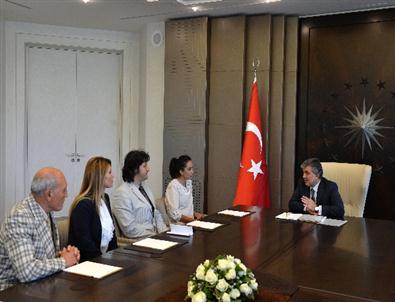 Cumhurbaşkanı Gül, Kaçırılan Pilotların Ailelerini Kabul Etti