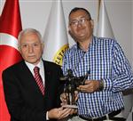 TUTUKLU GAZETECİLER - Mehmet Haberal İzmir'de