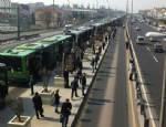 ŞÜPHELİ PAKET - İstanbul'da metrobüs seferleri durduruldu