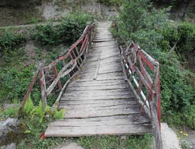 Tahta Köprü Devlet-vatandaş İşbirliği İle Onarılıyor