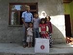YOKSULLUK SINIRI - Türkiye Diyanet Vakfı Çatak Şubesi Fakir Aileleri Sevindirdi