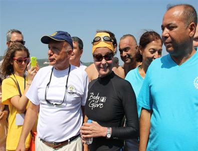 Bo Derek Çanakkale Boğazı'nı Yüzerek Geçti