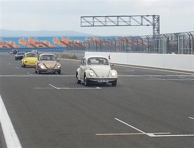 Klasik Otomobiller Pistte “zafer” Turu Attı