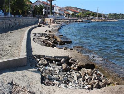 Urla İskele Mahallesi Sahilleri Yenileniyor