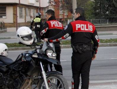 Beyoğlu'nda polise saldırı