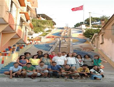 Şehir Sakin, Merdivenleri Renkli