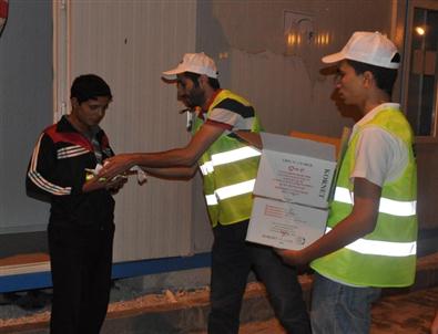 Bilsam, Suriyelilere Dondurma İkram Etti