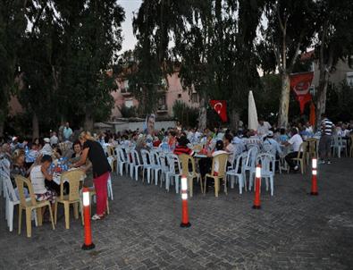 Bbp Foça İlçe Teşkilatının İftar Programına Yoğun İlgi