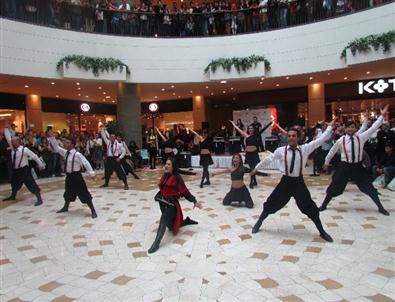 Optimum'da Bayramda Yıldızlar Geçidi