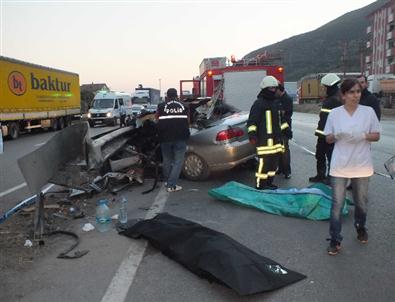 Bayram Öncesi Feci Kaza: 2 Ölü, 3 Yaralı