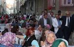 BAYRAMPAŞA BELEDİYESİ - Bayrampaşalı Komşular, Aynı Sofrada İftar Yaptı