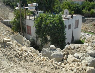 Fethiye’de Yol İnşaatı  Bu Ev Yüzünden Bekliyor