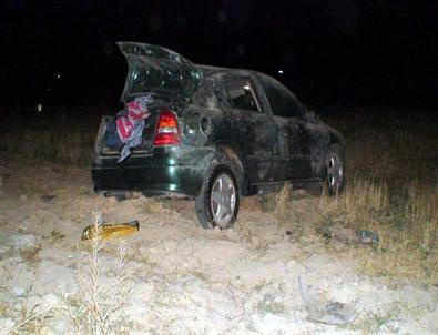 Otomobil Elektrik Direğine Çarpıp Takla Attı: 5 Yaralı