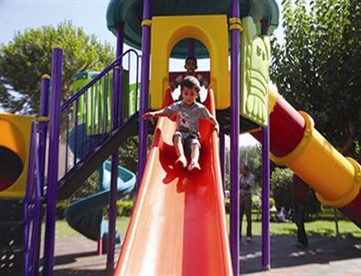 Selçuk Belediyesi'nden Çocuklara Bayram Hedıyesı