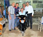 Başkan Alıcık Arefe Günü Bir Engelliyi Daha Sevindirdi