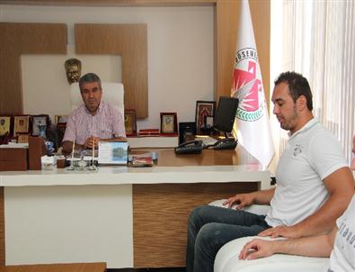 Kırkpınar Başpehlivanı Ali Gürbüz’den Ziyaret