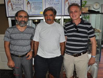 Ünlü Halk Ozanı Rahmi Saltuk İzmir'de