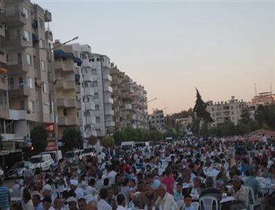 Yumurtalık Belediyesi'nden 5 Bin 500 Kişilik İftar Yemeği