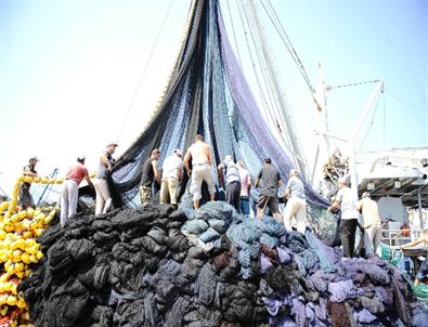 Balıkçılar İstanbul Boğazı’nda ‘vira Bismillah’ Dedi