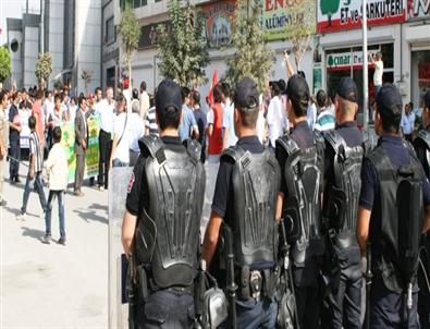 Van’ Da Olaylı Başlayan 1 Eylül Mitingi Barış Söylemleriyle Bitti
