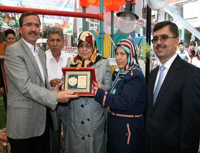 Hayırsever Sürücüoğlu Ailesi'nden Acıpayam’a Okul