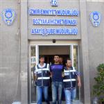 İzmir’de İçki Hırsızı Son İşinde Yakayı Ele Verdi