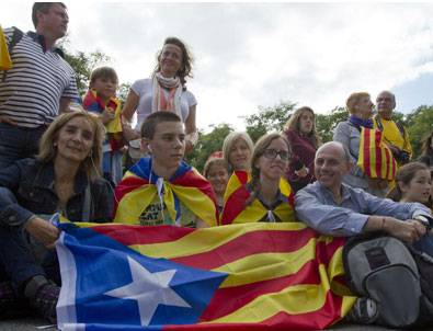 Katalanlar tam bağımsızlık istiyor