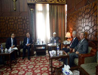 CHP'liler Başbakan Erdoğan'a sahip çıktı