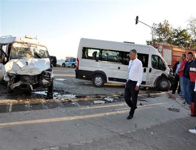 İşçi Servisi Kaza Yaptı: 16 Yaralı