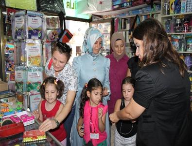 Bakanlık, Ailelerle Birlikte Kırtasiye Malzemelerini Denetledi