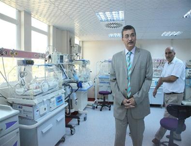 Vali Güvenç, Yenilenen Üniteleri Gezdi