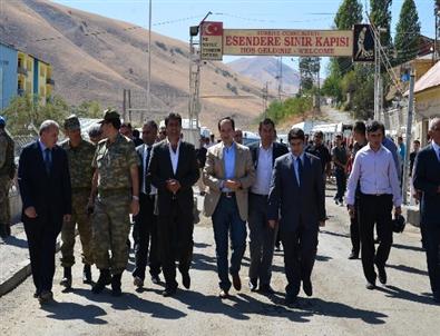 Hakkari Valisi Kalkan Yüksekova’da